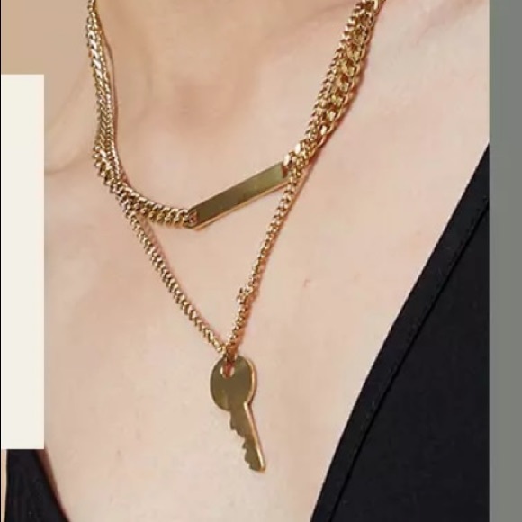 ⭐️Gold plated key pendant necklace - Picture 7 of 7